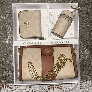 Coach Cream and Brown Handbag Set with Gold Chain